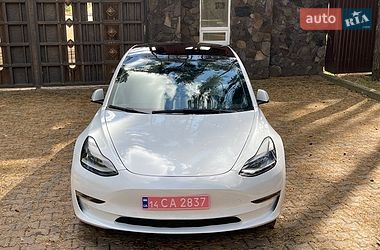 Седан Tesla Model 3 2022 в Новояворовске