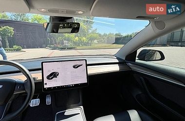 Седан Tesla Model 3 2023 в Золочеві