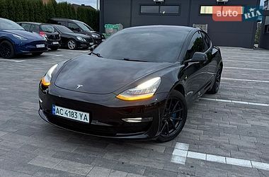 Седан Tesla Model 3 2018 в Луцке