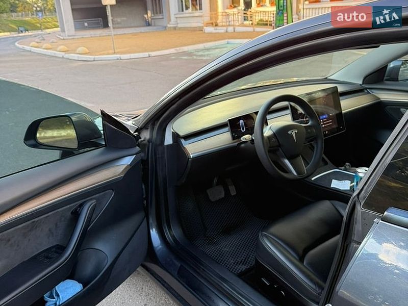 Седан Tesla Model 3 2021 в Одесі