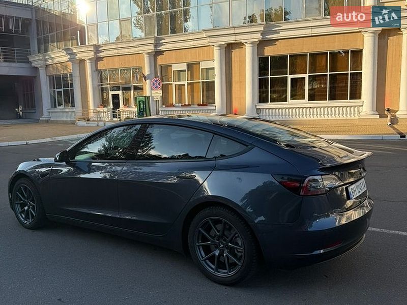 Седан Tesla Model 3 2021 в Одесі