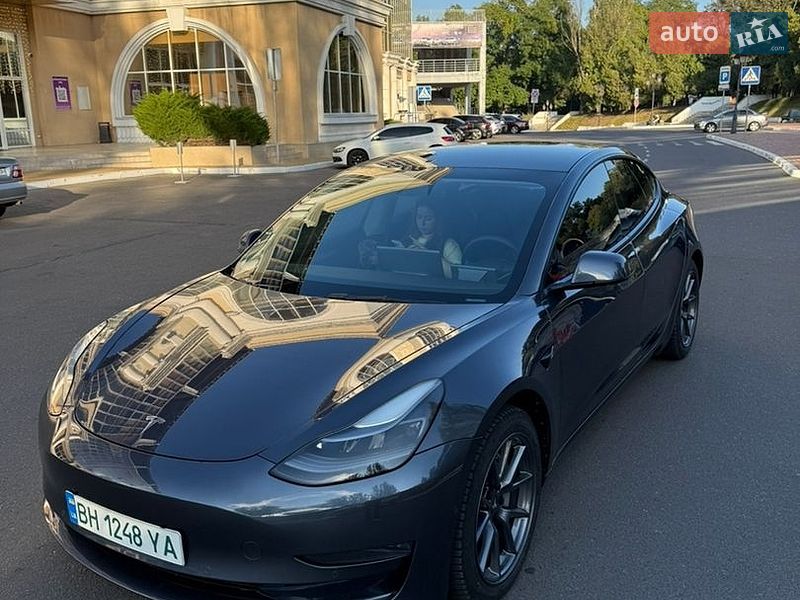 Седан Tesla Model 3 2021 в Одесі