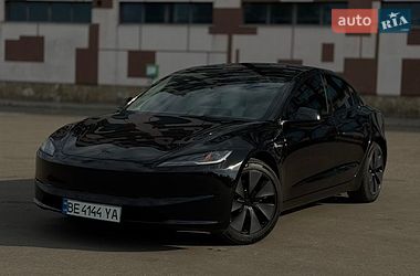 Седан Tesla Model 3 2025 в Миколаєві