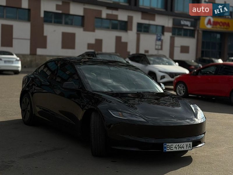 Седан Tesla Model 3 2025 в Миколаєві