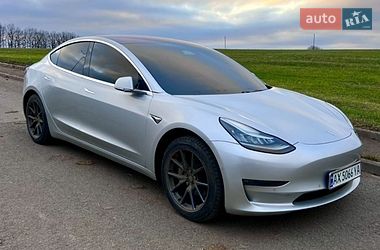 Седан Tesla Model 3 2018 в Івано-Франківську