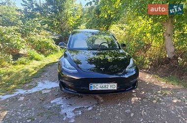 Седан Tesla Model 3 2019 в Львові