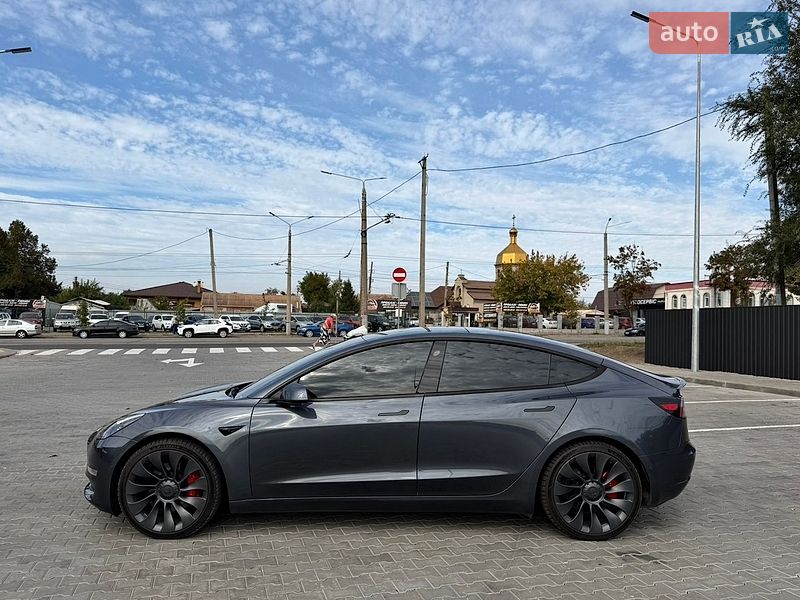Седан Tesla Model 3 2022 в Кривому Розі