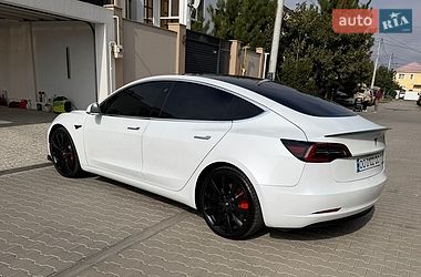 Седан Tesla Model 3 2019 в Одесі