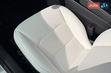 Седан Tesla Model 3 2019 в Одесі