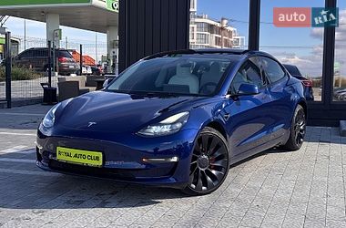 Седан Tesla Model 3 2023 в Львові