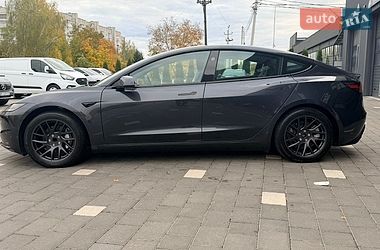 Седан Tesla Model 3 2024 в Дрогобичі