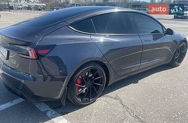 Седан Tesla Model 3 2024 в Києві