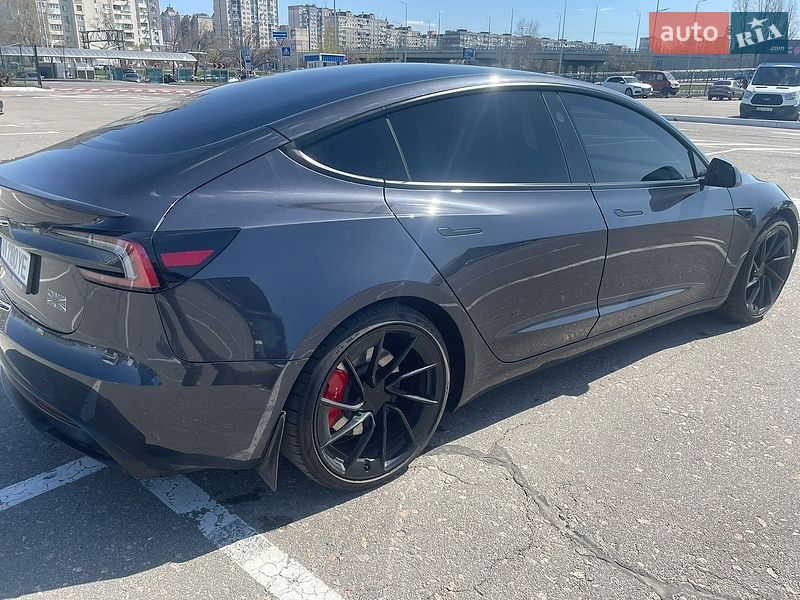 Седан Tesla Model 3 2024 в Києві