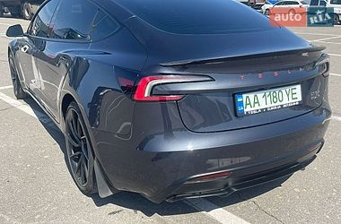 Седан Tesla Model 3 2024 в Києві