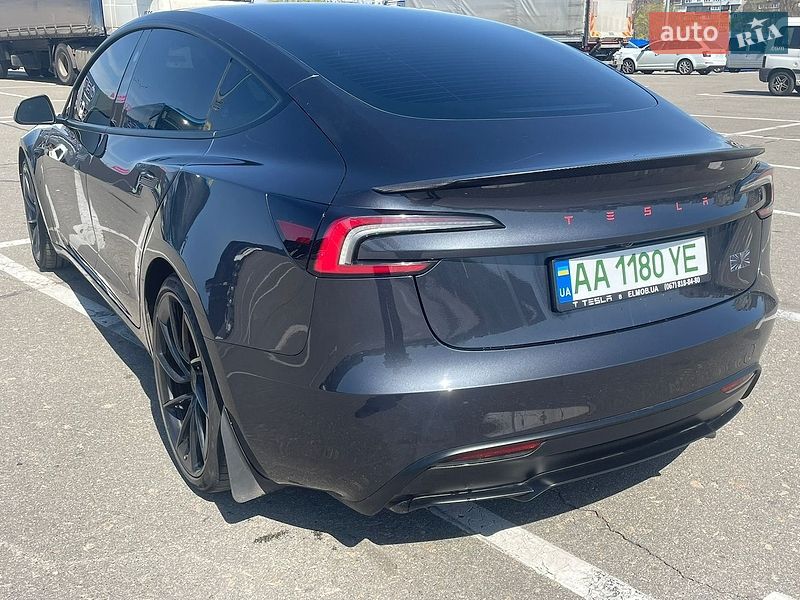Седан Tesla Model 3 2024 в Києві
