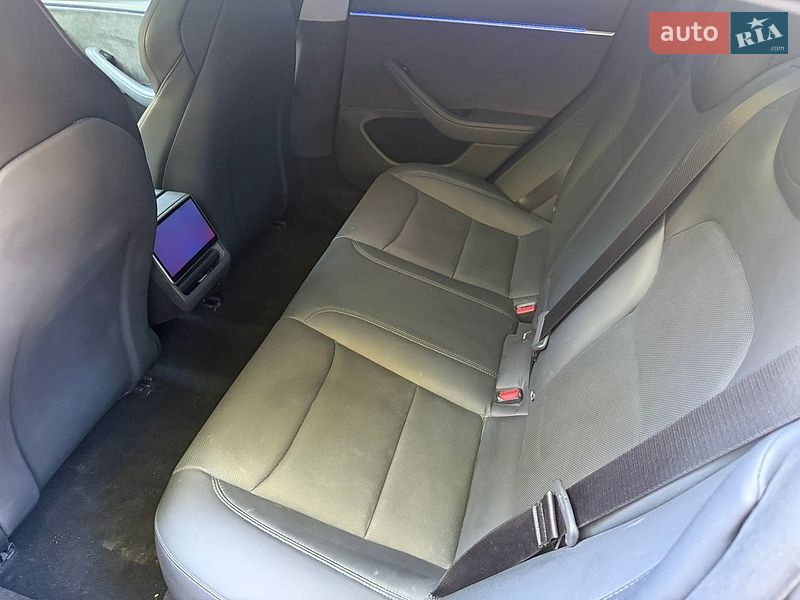 Седан Tesla Model 3 2024 в Києві