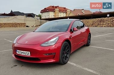 Седан Tesla Model 3 2021 в Мукачево