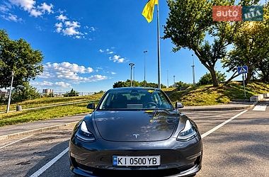 Седан Tesla Model 3 2022 в Виннице