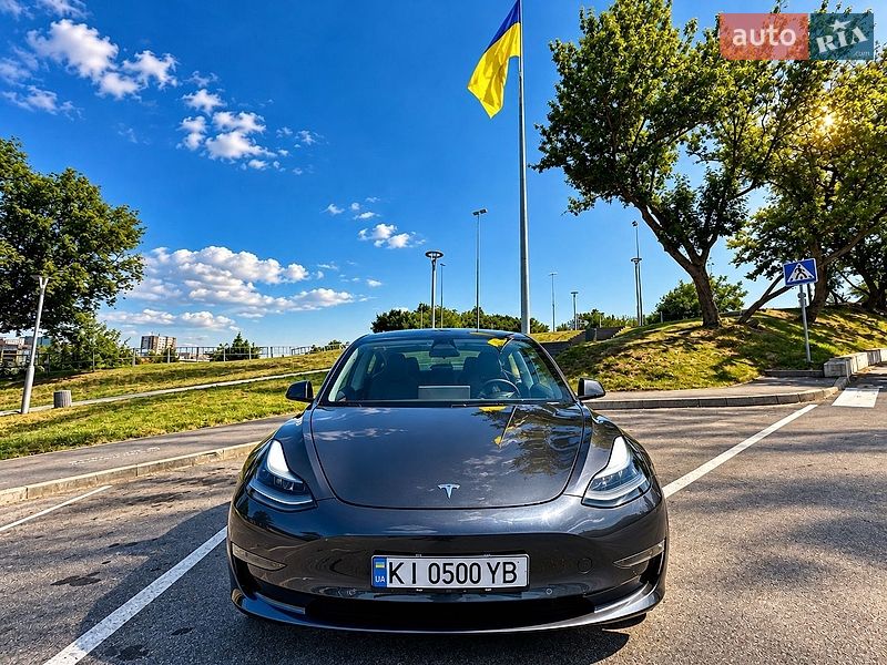 Седан Tesla Model 3 2022 в Виннице