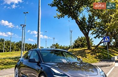 Седан Tesla Model 3 2022 в Вінниці