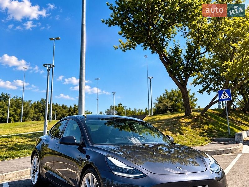 Tesla Model 3 2022