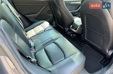 Седан Tesla Model 3 2022 в Виннице