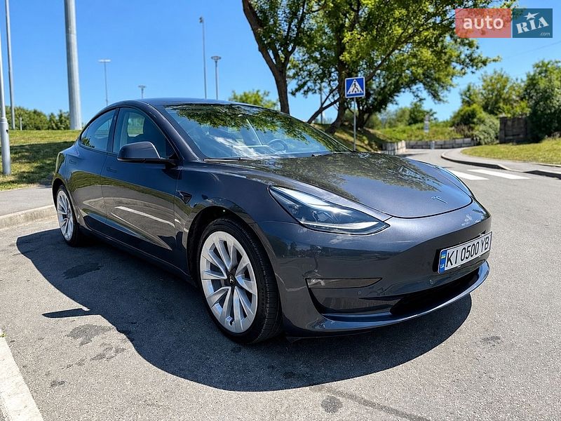 Седан Tesla Model 3 2022 в Виннице