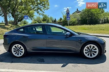 Седан Tesla Model 3 2022 в Виннице