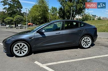 Седан Tesla Model 3 2022 в Виннице