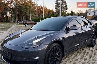Седан Tesla Model 3 2022 в Тернополі
