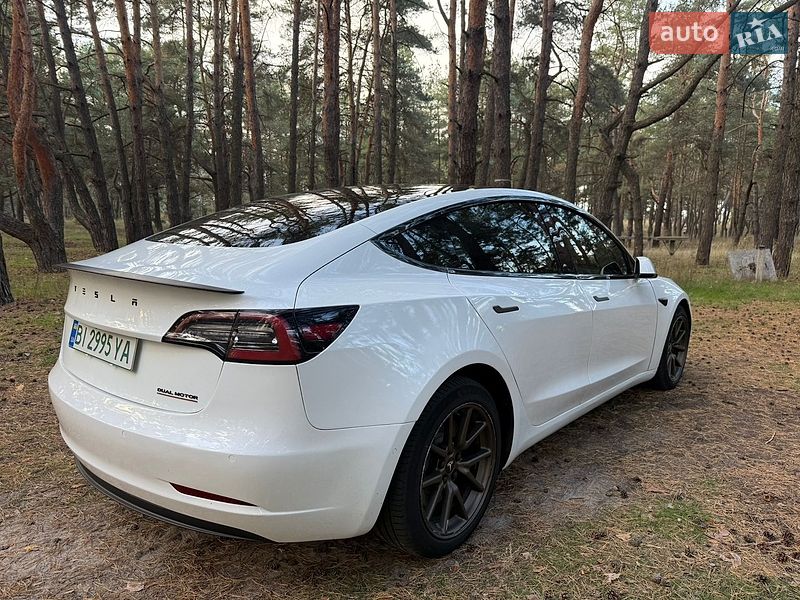 Седан Tesla Model 3 2020 в Кременчуге