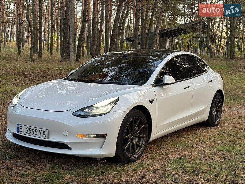 Седан Tesla Model 3 2020 в Кременчуге