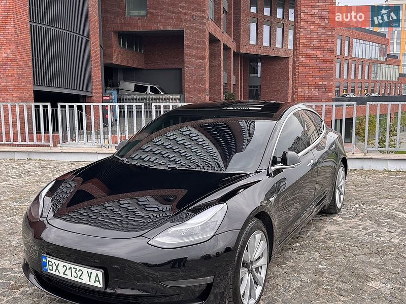 Седан Tesla Model 3 2019 в Лубнах