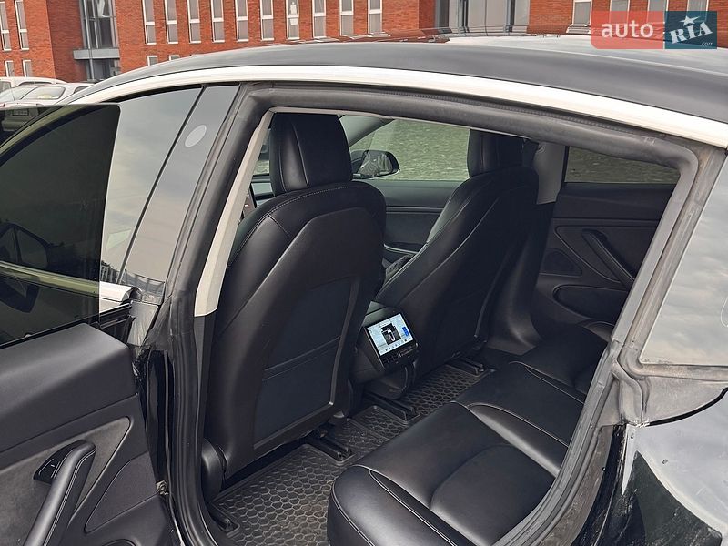 Седан Tesla Model 3 2019 в Лубнах