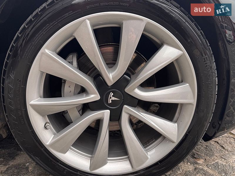 Седан Tesla Model 3 2019 в Лубнах