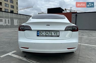 Седан Tesla Model 3 2022 в Львове