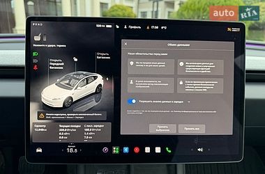 Седан Tesla Model 3 2025 в Стрию