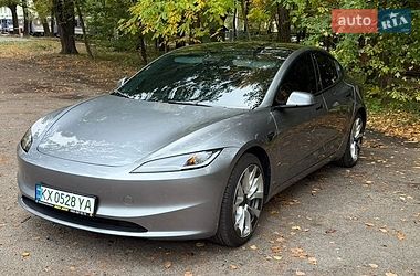 Седан Tesla Model 3 2025 в Львове
