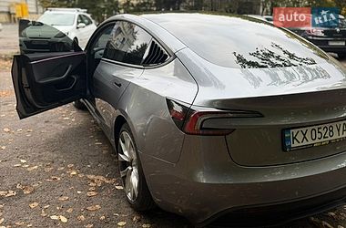 Седан Tesla Model 3 2025 в Львове