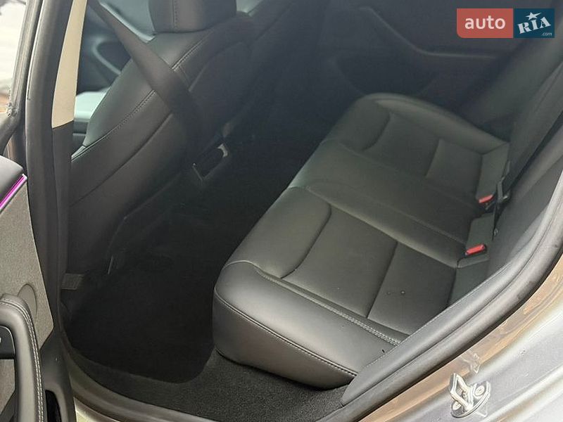 Седан Tesla Model 3 2025 в Львове