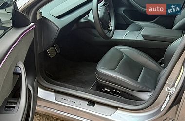 Седан Tesla Model 3 2025 в Львове