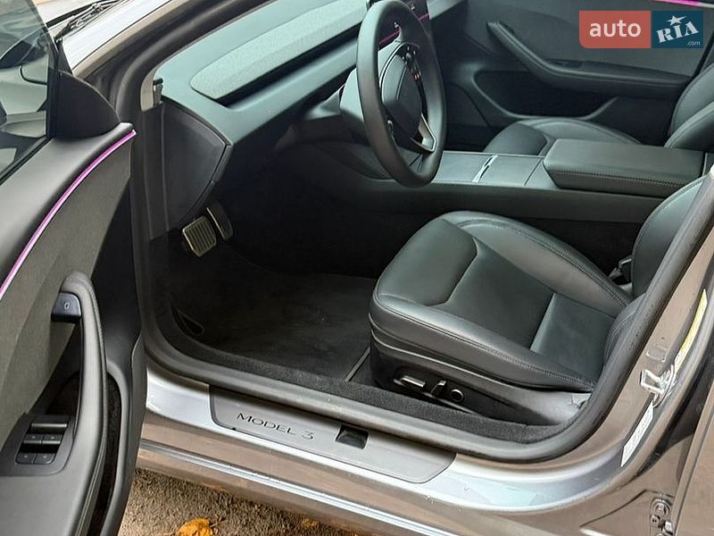 Седан Tesla Model 3 2025 в Львове