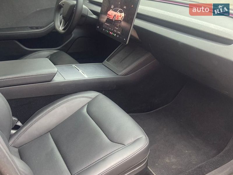 Седан Tesla Model 3 2025 в Львове
