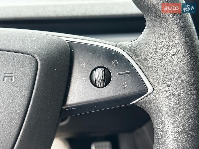 Седан Tesla Model 3 2025 в Львове