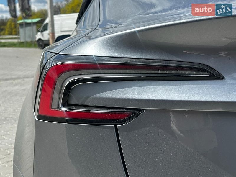 Седан Tesla Model 3 2025 в Львове