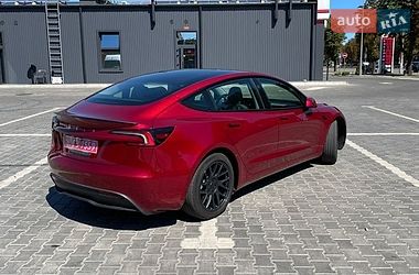 Седан Tesla Model 3 2025 в Кривому Розі