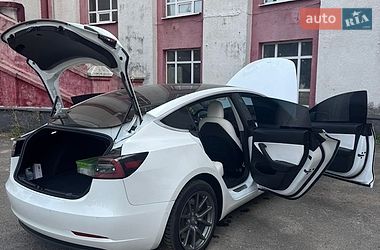 Седан Tesla Model 3 2020 в Дніпрі