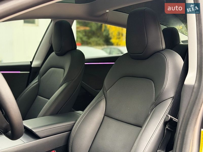 Седан Tesla Model 3 2024 в Києві
