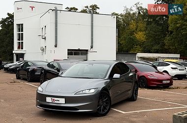 Седан Tesla Model 3 2024 в Києві