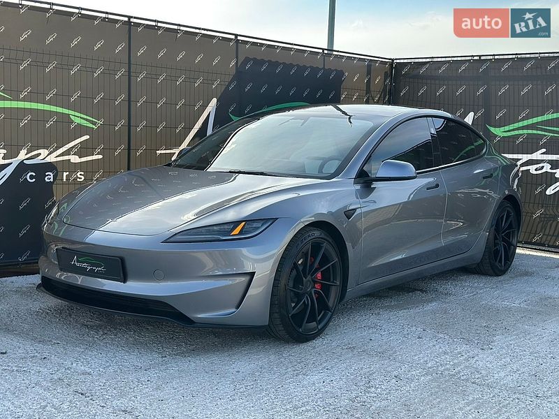 Tesla Model 3 2024